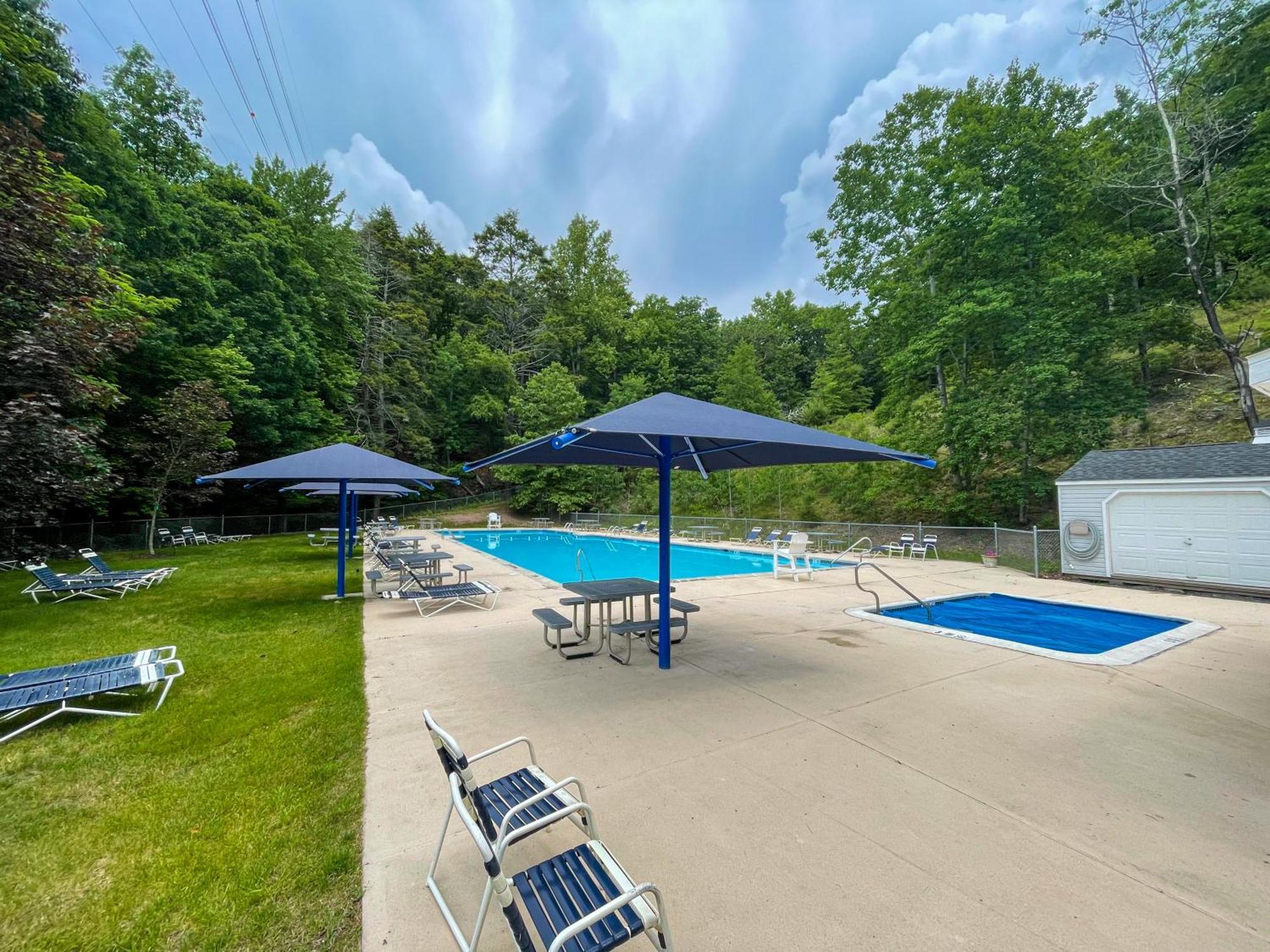 Premier Cozy Cabin - Free Amenities & Comm Indoor Pools Bushkill Zewnętrze zdjęcie